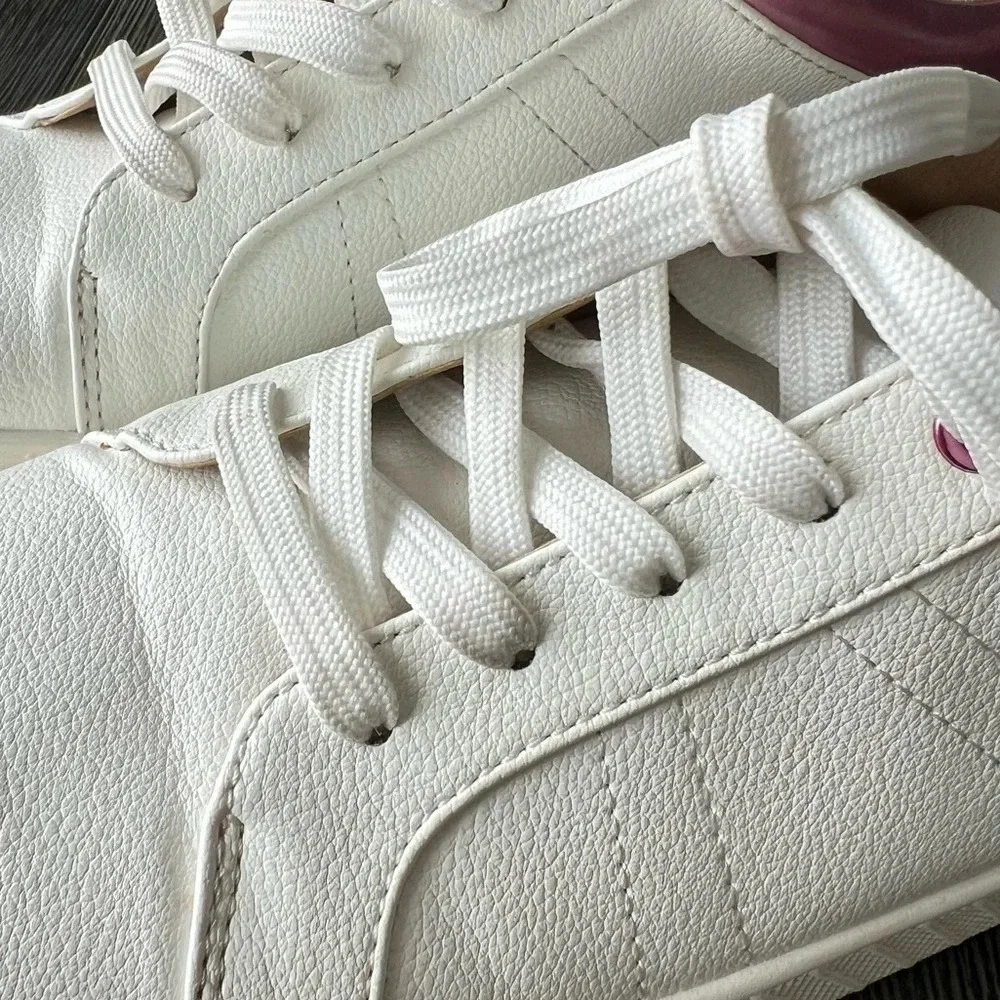 Soul Naturalizer‎ White Faux Leather Sneakers with Pink Accent Casual Everyday